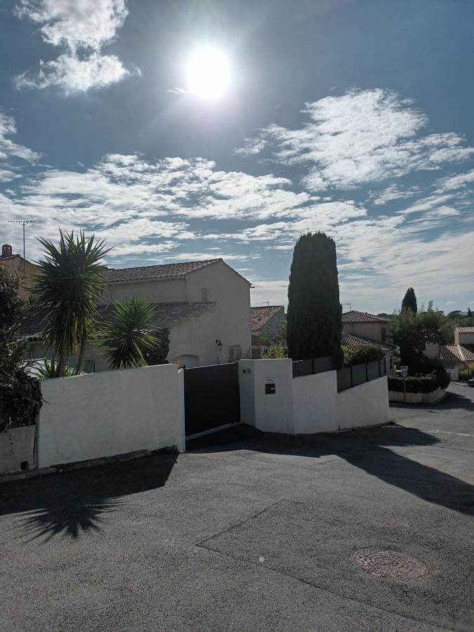 Jolie Villa Lalou Cote D'Azur Trois Chambres Frejus Luaran gambar