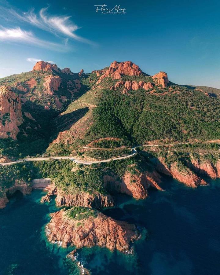 Jolie Villa Lalou Cote D'Azur Trois Chambres Frejus Luaran gambar