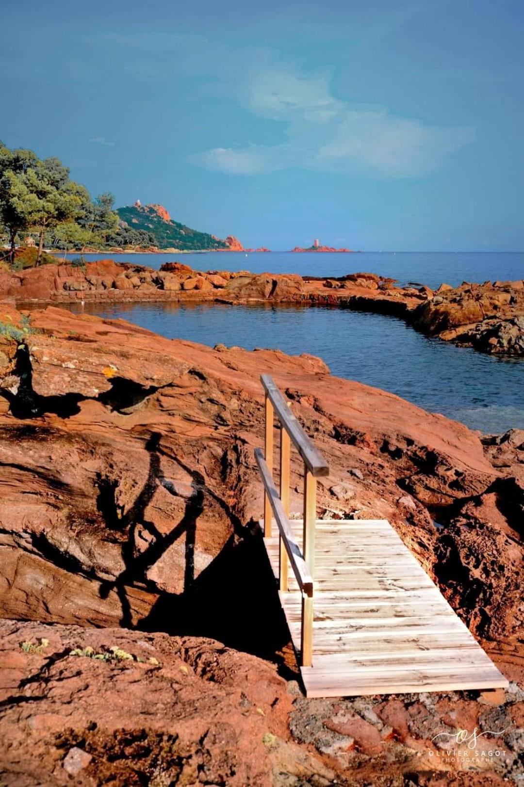 Jolie Villa Lalou Cote D'Azur Trois Chambres Frejus Luaran gambar