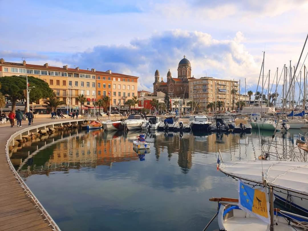 Jolie Villa Lalou Cote D'Azur Trois Chambres Frejus Luaran gambar